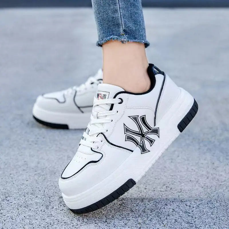 2026 High Quality Men Retro Skateboarding Shoes Comfortable Winter Spring Anti-Slip Thick Soled Women Shoes Walking Style Shoes
