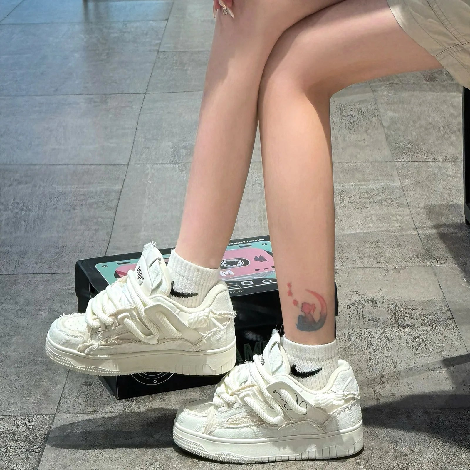 European and American Style Aesthetic Destruction Series Thick Soled Height Increasing Lace up Sports Shoes for Men and Women