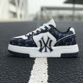 2026 High Quality Men Retro Skateboarding Shoes Comfortable Winter Spring Anti-Slip Thick Soled Women Shoes Walking Style Shoes