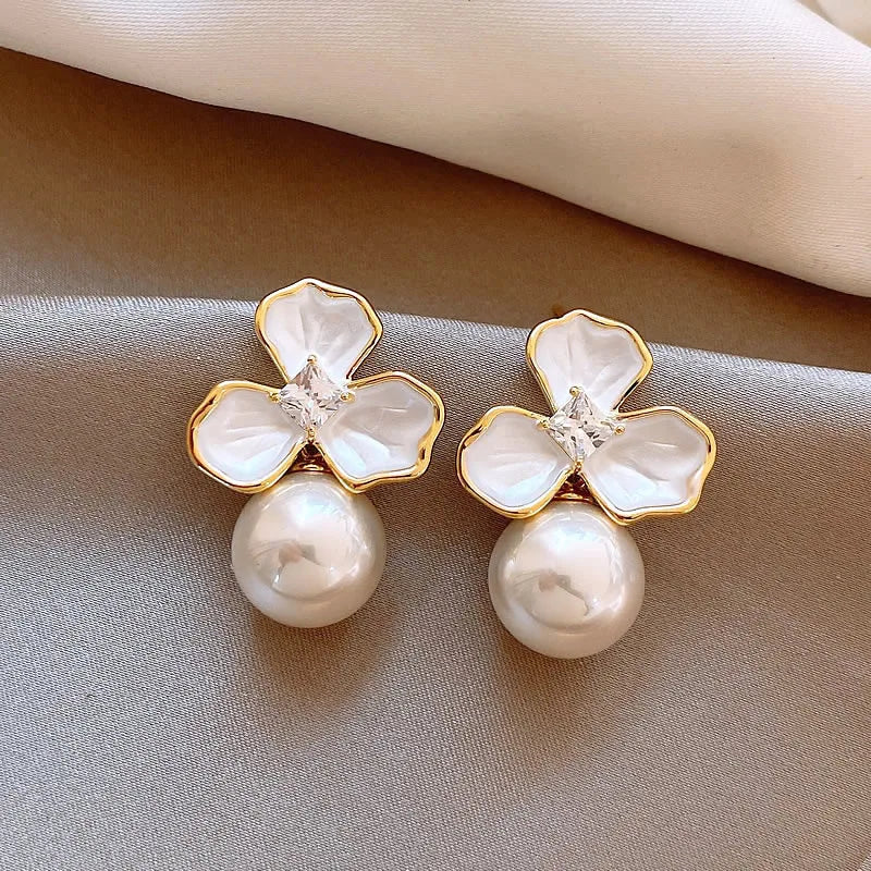 Fashion CrysFashion  Long Bowknot Waterdrop Pearl Earrings Woman Simple Cute Vintage Square lower Statement Earring Jewerly