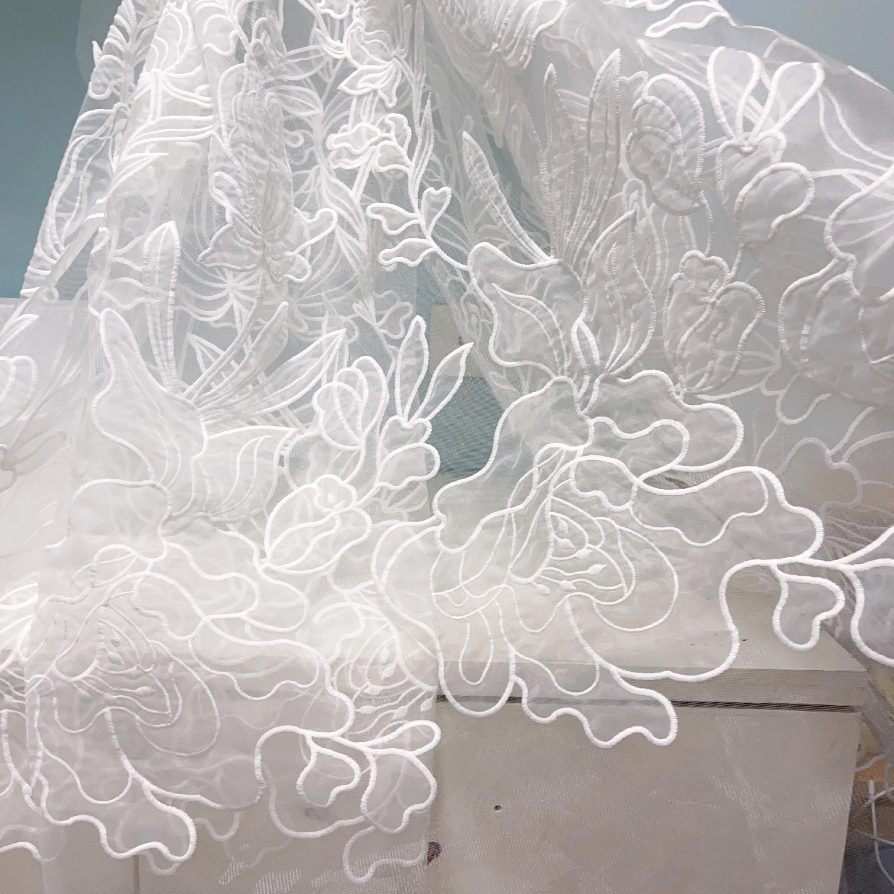 High-Quality Lace and Mesh Fabric with Organza Laser Cut Flower for Wedding Dress and Evening Gown Elegant Bridal Lace Fabric
